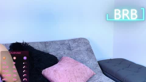 Jules and Gia online show from June 1, 2026, 9:33 am