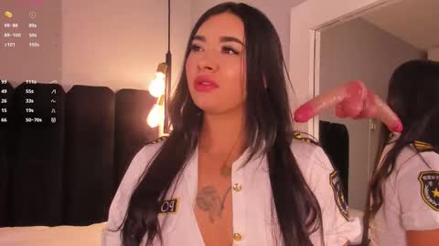 juli_casanova online show from September 23, 2025, 11:02 am