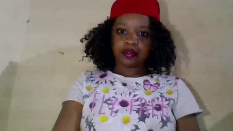 julia2817 online show from April 25, 2026, 6:27 pm