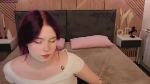 Julia online show from April 19, 2026, 1:05 am