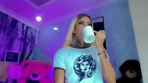 Snapshot of julia_bulette1 chatting on June 16, 2026, 12:02 am julia_bulette1 online show from June 16, 2026, 12:02 am