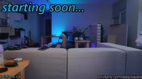 Julia Jane online show from April 3, 2026, 2:09 am