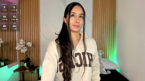 Snapshot of julia_martinezz_ chatting on April 16, 2026, 11:33 am J U L IA M A R T I N E Z online show from April 16, 2026, 11:33 am
