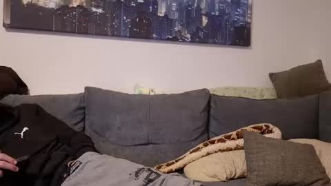 julia_official online show from November 14, 2025, 8:40 pm