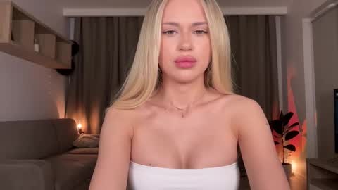 Snapshot of julia_rle chatting on September 16, 2025, 8:32 pm Julia R Le online show from September 16, 2025, 8:32 pm