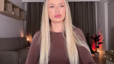 Snapshot of julia_rle chatting on October 1, 2025, 10:49 pm Julia R Le online show from October 1, 2025, 10:49 pm