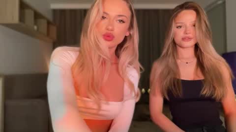 Snapshot of julia_rle chatting on October 23, 2025, 7:01 pm Julia R Le online show from October 23, 2025, 7:01 pm