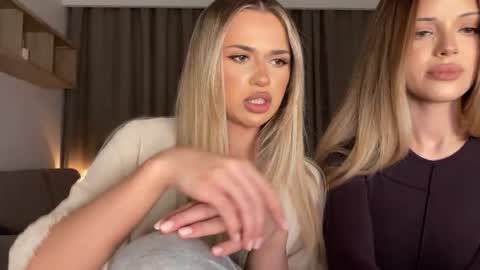 Snapshot of julia_rle chatting on November 25, 2025, 7:58 pm Julia R Le online show from November 25, 2025, 7:58 pm