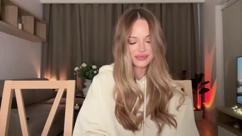 Snapshot of julia_rle chatting on November 28, 2025, 10:56 pm Julia R Le online show from November 28, 2025, 10:56 pm