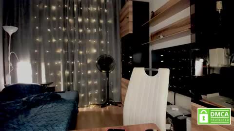 julia_t_mog online show from March 9, 2026, 10:25 pm