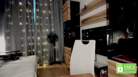 julia_t_mog online show from June 28, 2026, 6:47 pm