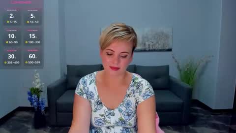 Julia online show from November 16, 2025, 6:52 am