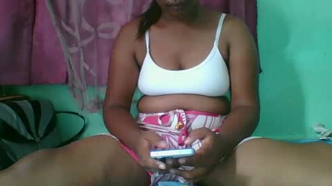 juliah02 online show from February 7, 2025, 6:24 am