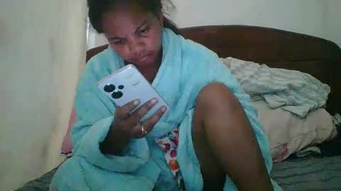 juliah02 online show from February 24, 2025, 11:32 am