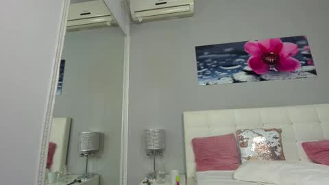 JuliaHunt online show from March 7, 2025, 12:23 pm