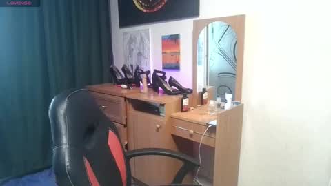 juliamorgann online show from July 24, 2026, 6:11 am