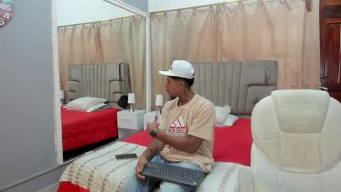 julian billy online show from January 31, 2025, 4:06 pm