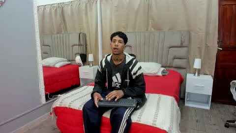 julian billy online show from February 1, 2025, 11:32 am