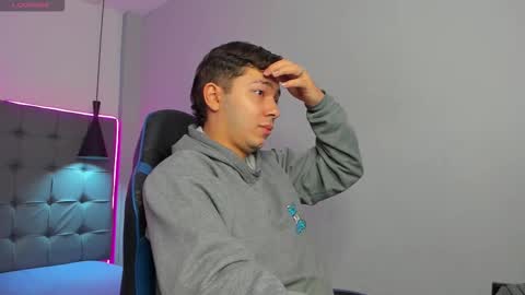 Snapshot of julian_smith21 chatting on February 25, 2026, 12:15 pm julian_smith21 online show from February 25, 2026, 12:15 pm