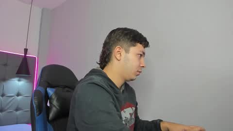 Snapshot of julian_smith21 chatting on February 26, 2026, 12:15 pm julian_smith21 online show from February 26, 2026, 12:15 pm