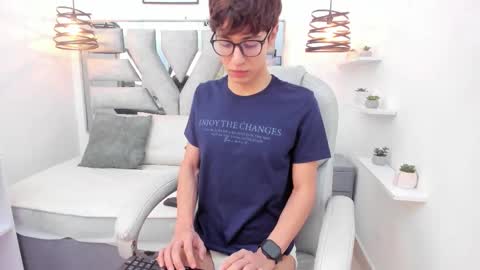 julian_steward online show from December 20, 2025, 8:16 pm