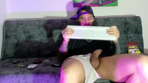 Snapshot of julian_tattoo chatting on April 5, 2026, 8:44 am Julian independent model online show from April 5, 2026, 8:44 am