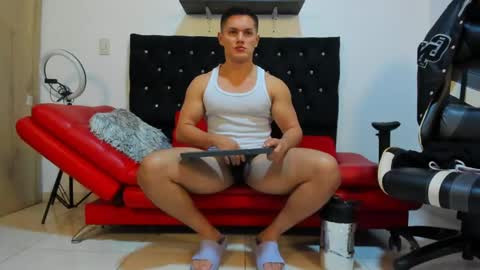 julian_wallace online show from February 26, 2025, 12:16 am