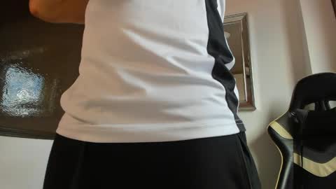 Snapshot of julian_wallace chatting on May 3, 2026, 6:03 pm julian_wallace online show from May 3, 2026, 6:03 pm