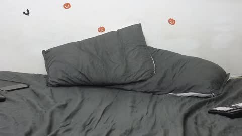 julian_whitee654 online show from December 11, 2024, 3:58 pm