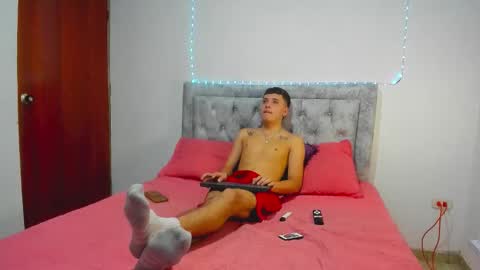 Snapshot of julian_wolf18 chatting on February 21, 2026, 3:13 pm julian online show from February 21, 2026, 3:13 pm