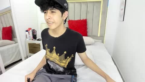 Julian online show from January 11, 2026, 7:41 pm