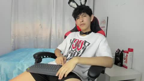 Snapshot of julian_xp chatting on May 2, 2026, 7:30 pm Julian online show from May 2, 2026, 7:30 pm