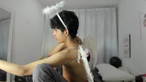 Snapshot of julian_xp chatting on May 14, 2026, 6:47 pm Julian online show from May 14, 2026, 6:47 pm