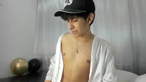 Snapshot of julian_xp chatting on May 18, 2026, 6:58 pm Julian online show from May 18, 2026, 6:58 pm