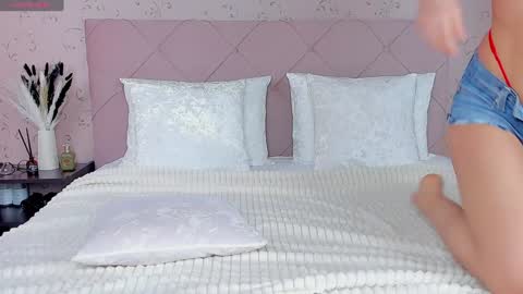 Snapshot of juliana_browns chatting on December 14, 2024, 2:45 am Juliana online show from December 14, 2024, 2:45 am