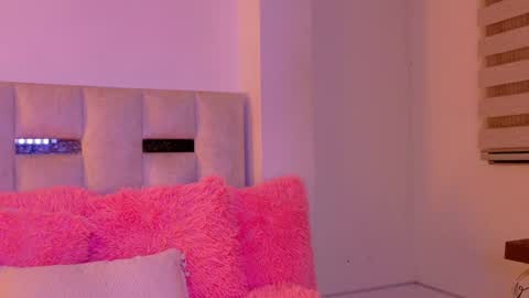 Juliana online show from July 7, 2026, 11:42 pm
