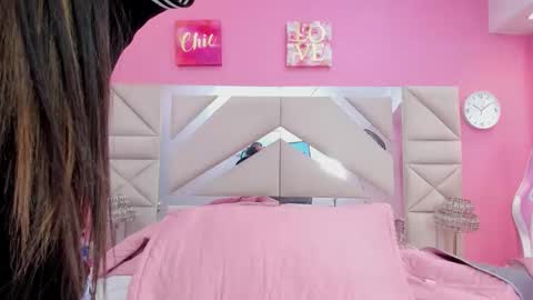 juliana_diamond_ online show from May 14, 2026, 3:24 am