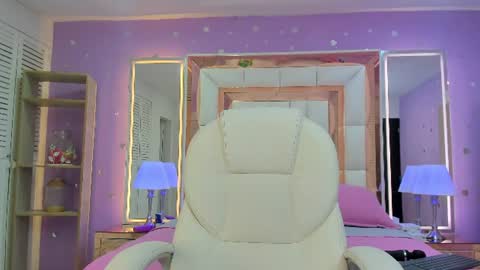 juliana_diamond_ online show from June 16, 2026, 2:58 am