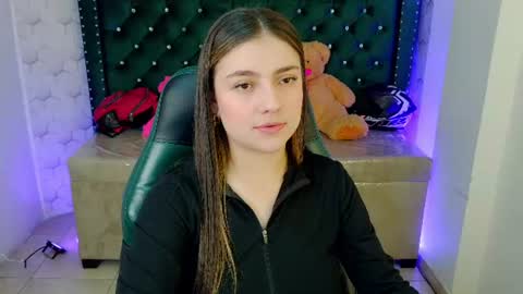 juliana_diamond_ online show from June 24, 2026, 3:05 am