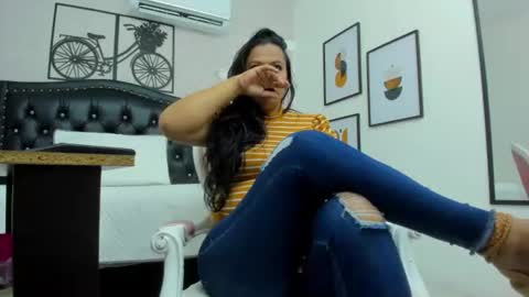 juliana_milf_ online show from July 6, 2026, 1:08 pm