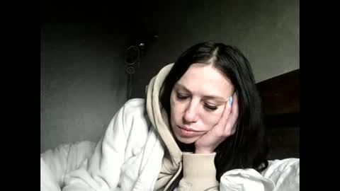 julianagold1 online show from February 9, 2026, 5:06 pm