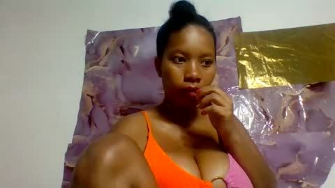Snapshot of julianah93 chatting on July 17, 2026, 11:20 pm Julianah online show from July 17, 2026, 11:20 pm