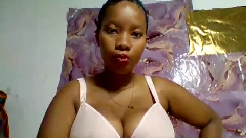 Snapshot of julianah93 chatting on July 25, 2026, 1:08 pm Julianah online show from July 25, 2026, 1:08 pm
