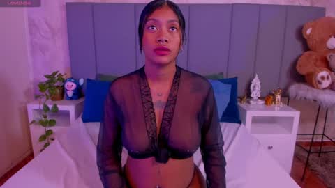 juli online show from February 14, 2025, 3:43 am