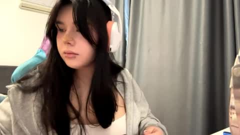 Snapshot of julianesanzo chatting on May 26, 2026, 9:27 am MIa online show from May 26, 2026, 9:27 am
