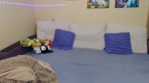 Jul online show from January 14, 2025, 4:08 pm