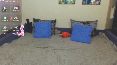 Snapshot of juliasane_ chatting on February 18, 2026, 4:25 pm Jul online show from February 18, 2026, 4:25 pm