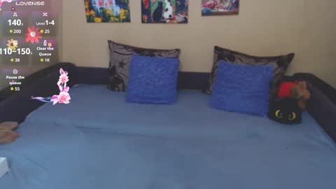 Snapshot of juliasane_ chatting on March 6, 2026, 8:22 am Jul online show from March 6, 2026, 8:22 am