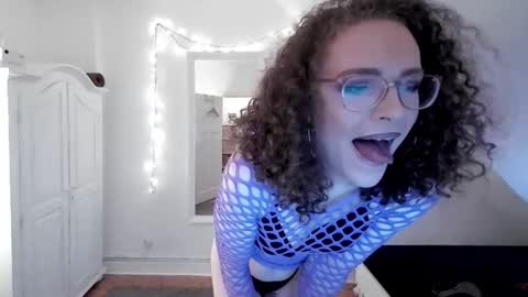 juliasometimes online show from December 14, 2025, 4:56 pm