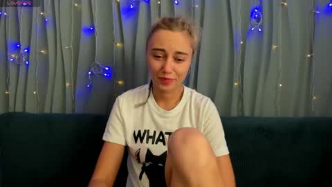 Yulya online show from April 18, 2026, 3:10 am